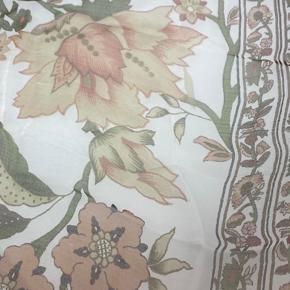 Vintage Floral Scarf in Soft Tones - Picture 5 of 6